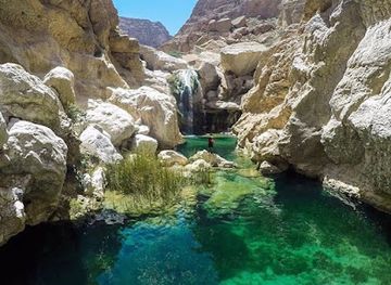 oman/ash-sharqiyah-south-governorate/attraction/wadi-al-arbeieen-waterfalls