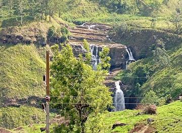 sri-lanka/kandy/attraction/st-clair-waterfall-roadside-view-point