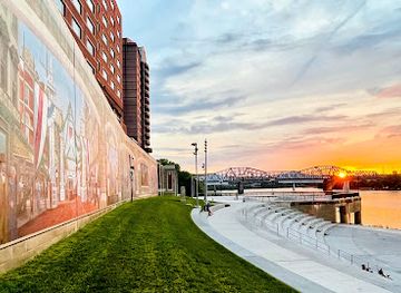 ohio/cincinnati/attraction/smale-riverfront-park