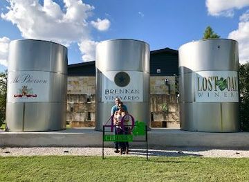 virginia/fredericksburg/attraction/19th-hole-wine-tours