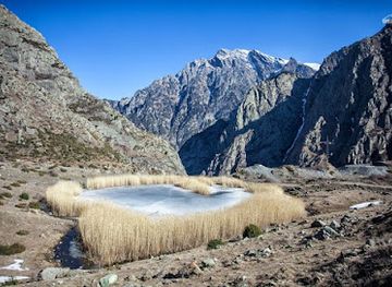 georgia/khevi/attraction/gveleti-lake
