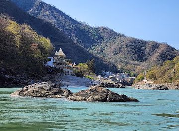 india/rishikesh/attraction/rishikesh-family-beach