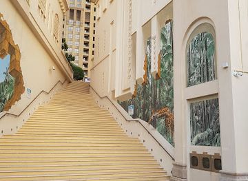 united-arab-emirates/dubai-marina/attraction/escalera-con-ilusion-optica