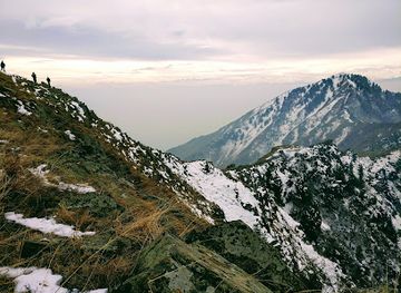 india/kashmir-valley/attraction/zabarwan-hills