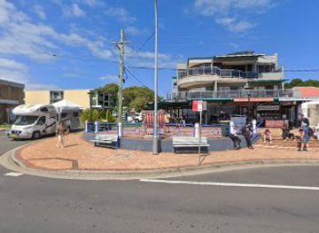 australia/jervis-bay/attraction/the-giant-deck-chair