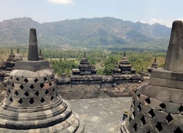indonesia/borobudur/attraction/padepokan-apel-watoe