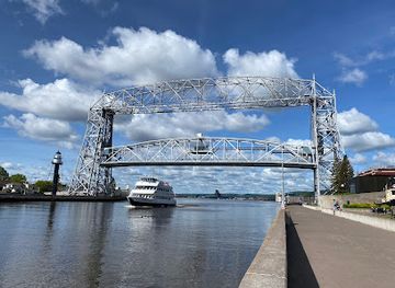 minnesota/duluth/attraction/duluth-shipping-pier