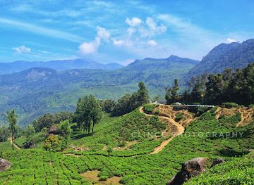 india/western-ghats/attraction/lakkom-waterfalls