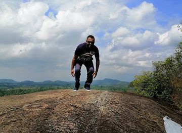 sri-lanka/gampaha-district/attraction/asmadala-rock