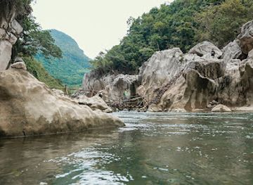 philippines/luzon/attraction/tinipak-river-and-rock-formation