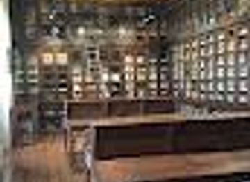 spain/avila/attraction/biblioteca-historica-de-antigua-academia-de-intendencia-militar