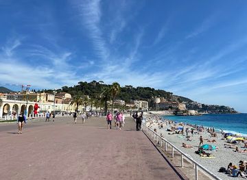 france/nice/attraction/plage-de-nice