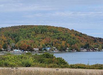 michigan/pictured-rocks-national-lakeshore/attraction/munising-front-range-lighthouse