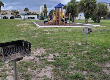 florida/cocoa-beach/attraction/sidney-fischer-park