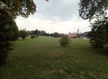 hungary/tatabanya/attraction/banhidai-kegyeleti-park