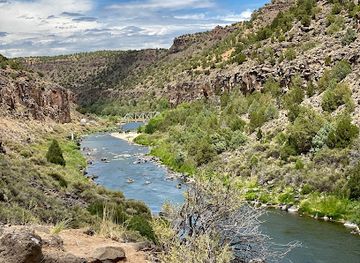 new-mexico/sangre-de-cristo-mountains/attraction/black-rock-hot-springs