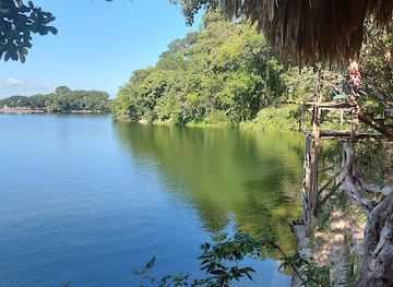 guatemala/flores/attraction/jorge-s-rope-swing