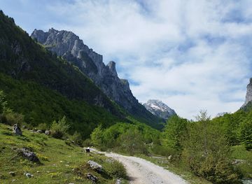 Ropojana valley