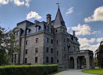 rhode-island/newport-cliff-walk/attraction/chateau-sur-mer