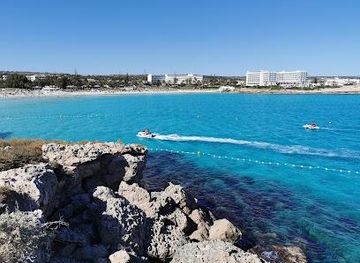 cyprus/larnaca/attraction/nissi-island