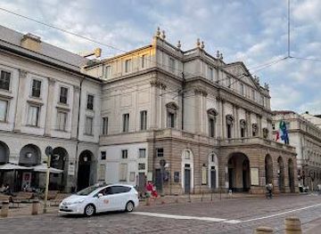 italy/bergamo/attraction/piazza-della-scala