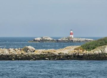 ireland/county-wicklow/attraction/muglins-lighthouse
