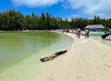 mauritius/ile-aux-cerfs/attraction/les-trois-ile-du-nord