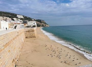 portugal/lisbon/attraction/praia-do-ouro