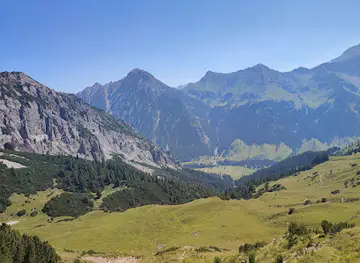 Fürstin-Gina-Weg