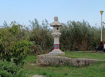 romania/constanta/attraction/japanese-lamp