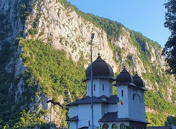 romania/mehedinti/attraction/mraconia-monastery