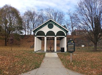 new-york/saratoga-springs/attraction/governor-and-peerless-springs