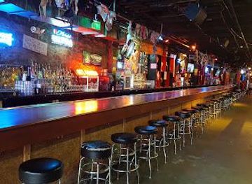 tennessee/franklin/attraction/coyote-ugly-nashville