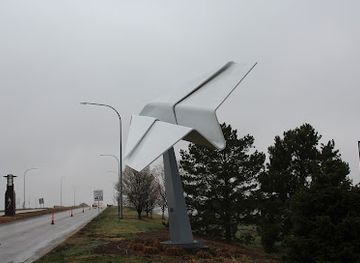 nebraska/lincoln/attraction/giant-paper-airplane