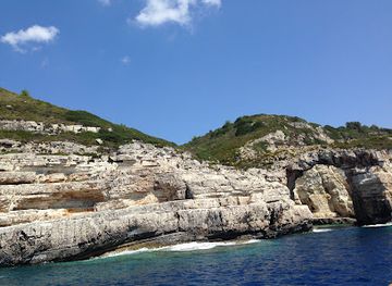 greece/paxos/attraction/cave