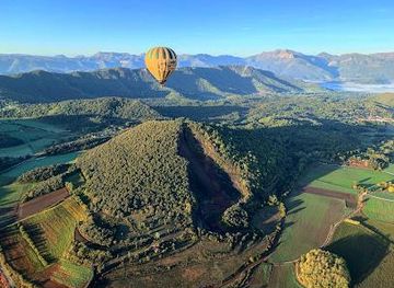 spain/girona/attraction/vol-de-coloms-volar-en-globus-a-la-garrotxa