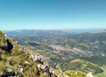 spain/picos-de-europa/attraction/cueva-de-la-covaciella