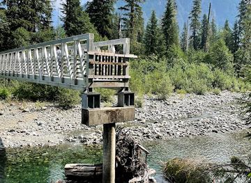 washington/western-washington/attraction/big-four-ice-caves