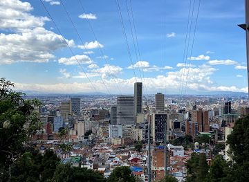 colombia/bogota/la-candelaria/attraction/trams-in-bogota