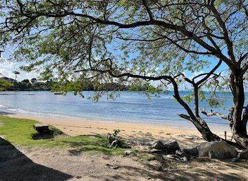 grenada/saint-andrew/attraction/true-blue-beach