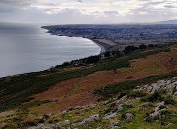 ireland/bray/attraction/stone-tower-art