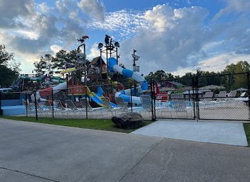 alabama/weiss-lake/attraction/pirates-bay-waterpark-leesburg