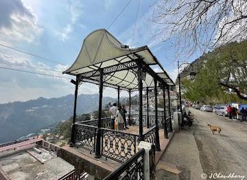 india/rishikesh/attraction/mall-rd