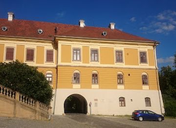hungary/mecsek/attraction/zsolnay-porcelain-museum