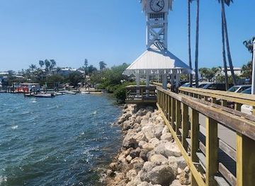 florida/sarasota-beaches/attraction/bridge-street-pier