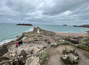 france/saint-malo/attraction/sculptures-de-rotheneuf
