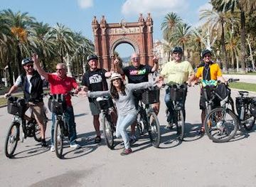 spain/barcelona/attraction/barcelona-ebikes-tour