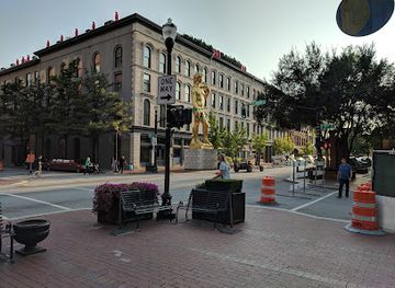 kentucky/louisville/downtown/attraction/first-friday-hop