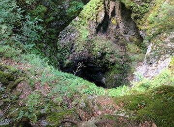 romania/apuseni-mountains/attraction/avenul-gemanata