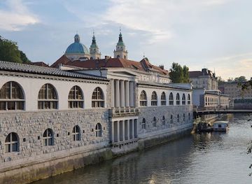 slovenia/posavje/attraction/mercado-cubierto-de-plecnik